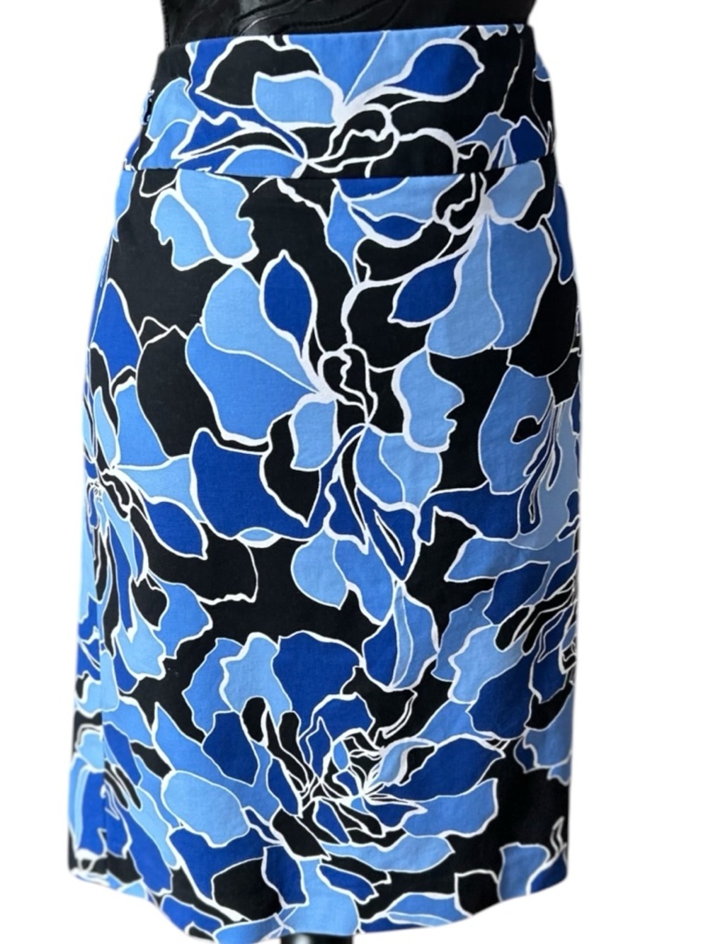 Liz Claiborne Blue Floral Pencil Skirt Size 12 Cotton Stretch Lined - Picture 2 of 7